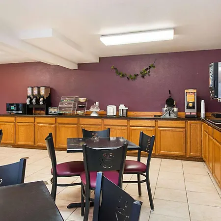 Rodeway Inn & Suites Blanding-2
