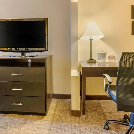 Quality Inn & Suites Lenexa Kansas City-3