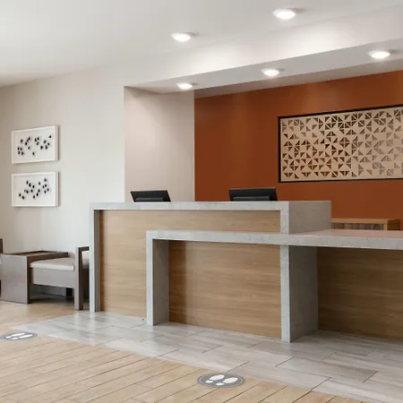 Candlewood Suites Springfield-2