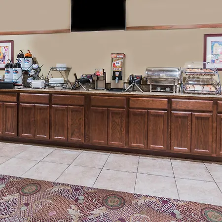 Ramada By Wyndham Fargo-3