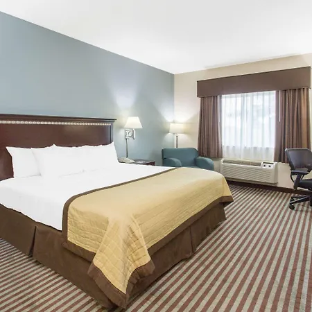 Baymont By Wyndham Mattoon-3
