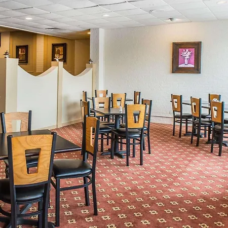 Quality Inn & Suites Indiana South-3
