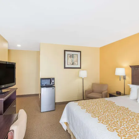 Days Inn By Wyndham Colchester Burlington-3