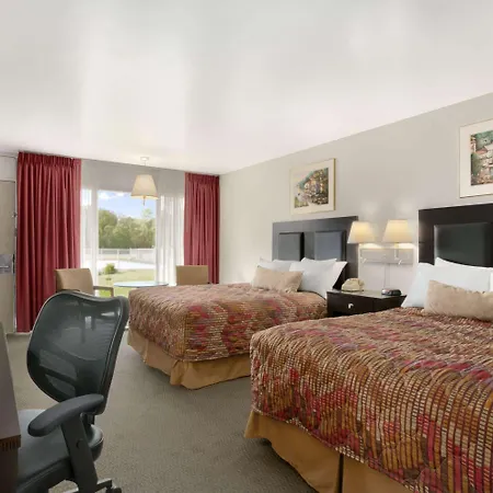 Ramada By Wyndham Washington-3