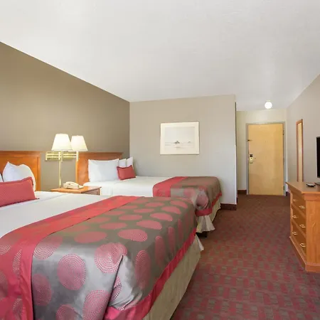 Ramada By Wyndham St George-3