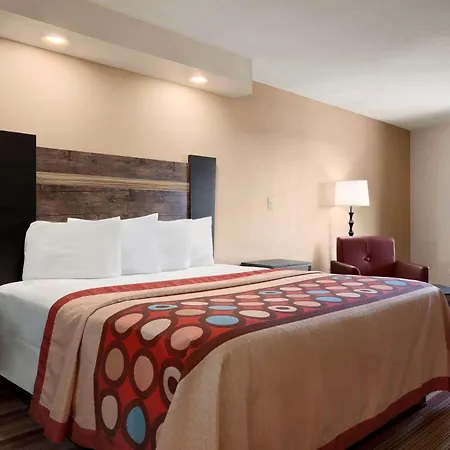 Super 8 By Wyndham Rahway/Newark-3