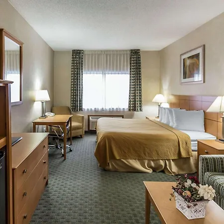 Quality Inn At Collins Road - Cedar Rapids-2