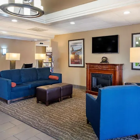 Comfort Inn & Suites Staunton-2