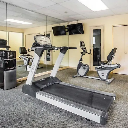 Quality Inn & Suites - Greensboro-High Point-2