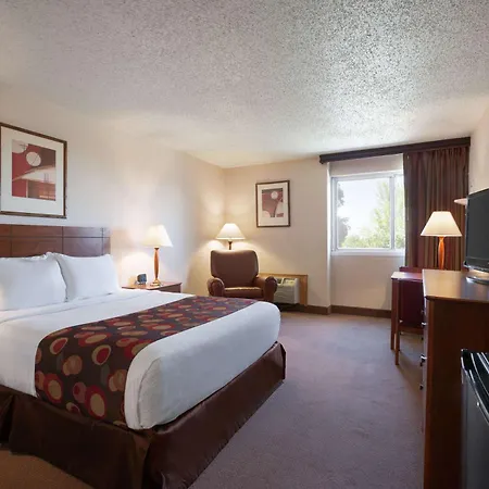 Ramada By Wyndham Bismarck-2