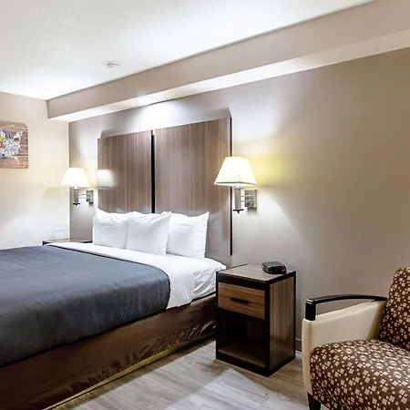 Econo Lodge Kingsville-2