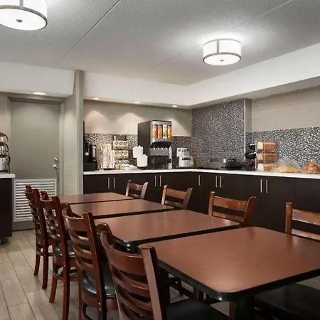 Travelodge By Wyndham Toronto East-3