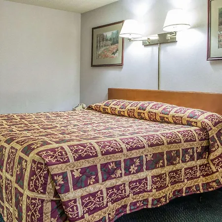 Rodeway Inn Bedford-3
