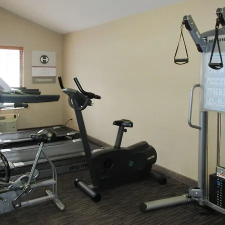 Clarion Inn & Suites Cortland - University Area-2