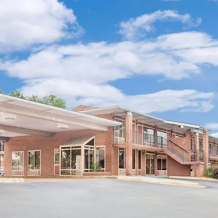 Days Inn By Wyndham Benton-2