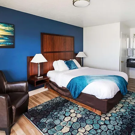 Clarion Inn Surfrider Resort-2