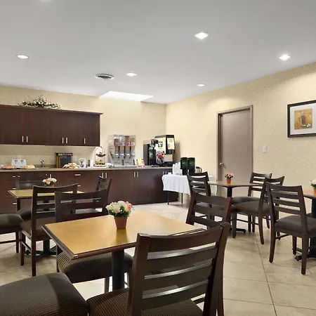 Days Inn By Wyndham Brampton-3