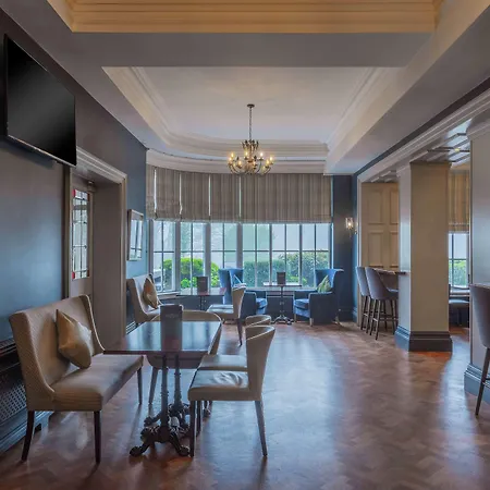 Bunratty Castle Hotel & Leisure Club, BW Premier Collection-3