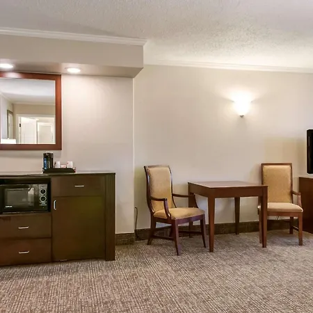 Comfort Inn & Suites At Copeland Tower-3