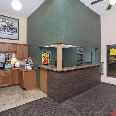 Super 8 By Wyndham Willmar-2