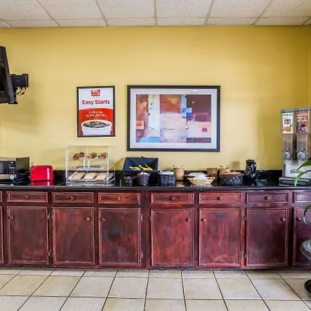 Econo Lodge-2