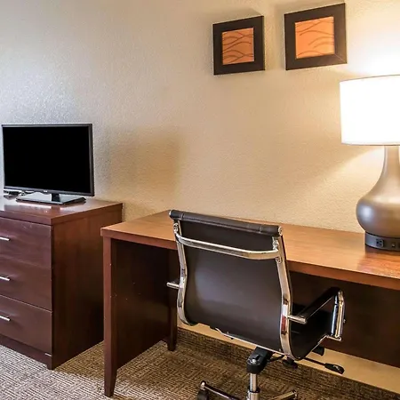 Quality Inn & Suites Bethany-3