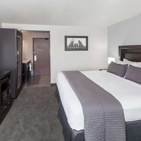 Baymont By Wyndham Glenview-2