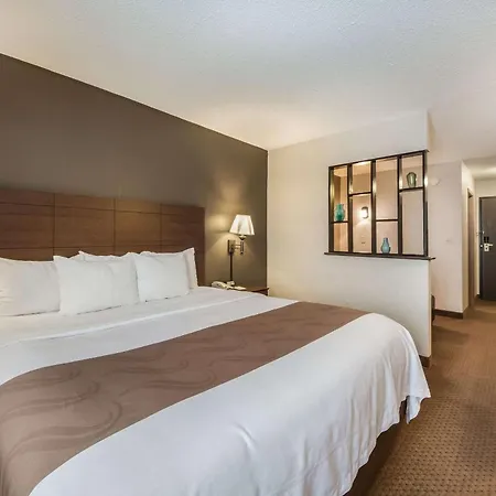 Quality Inn & Suites Newberry-2