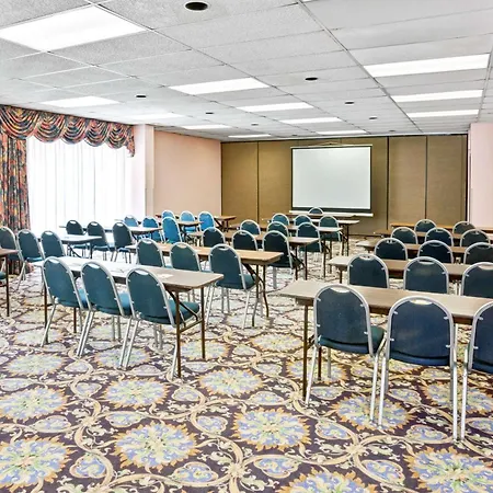 Days Inn & Suites By Wyndham Fullerton-2