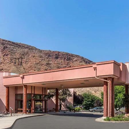 Quality Suites Moab Near Arches National Park-2