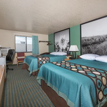 Super 8 By Wyndham Devils Lake-2