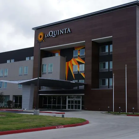 La Quinta Inn & Suites By Wyndham College Station North-3