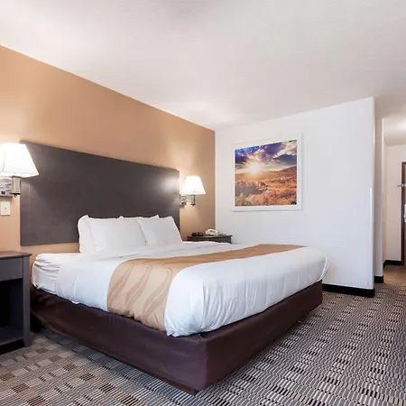 Quality Inn & Suites Mccook-3