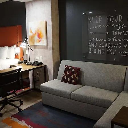 La Quinta Inn & Suites By Wyndham Lewisville-2
