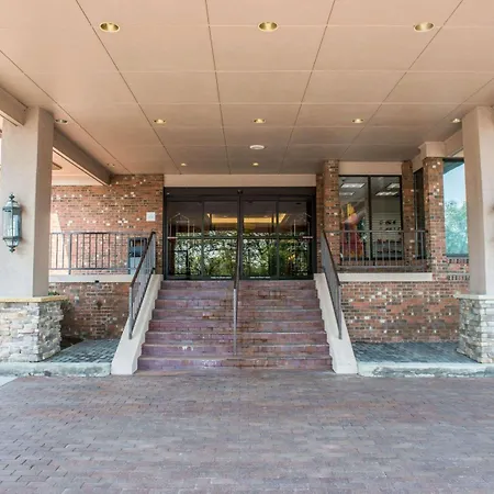 Mainstay Suites-3