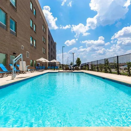 La Quinta Inn & Suites By Wyndham Round Rock Near Kalahari-3
