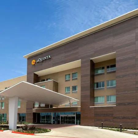La Quinta Inn & Suites By Wyndham Round Rock Near Kalahari-2