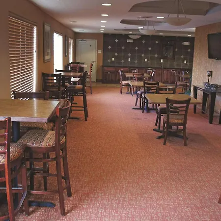 La Quinta By Wyndham Bismarck-3