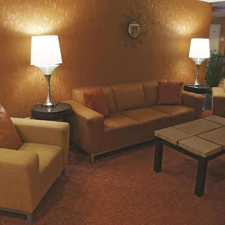 La Quinta By Wyndham Bismarck-2