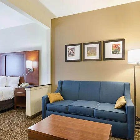 Quality Suites Springdale West I-49-3