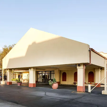 Quality Inn-3