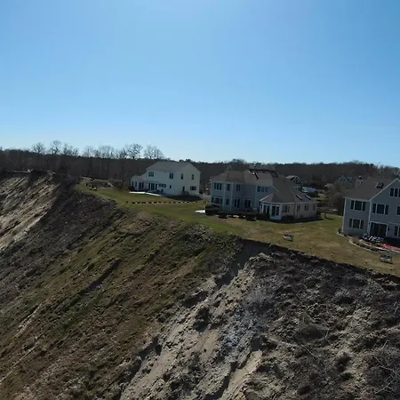 Inn 38 Oak Bluff Circle-3