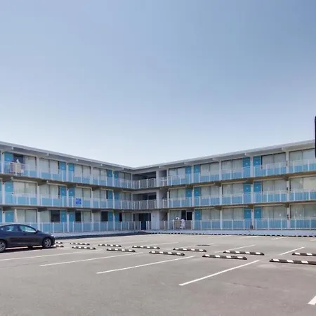 Thunderbird Beach Motel-3