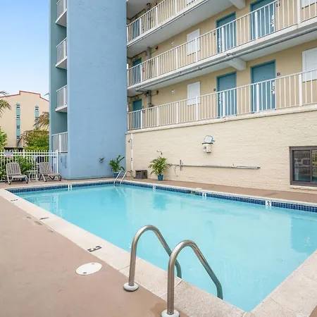 Coastal Palms Inn And Suites-2
