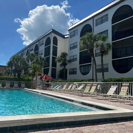 Knot A Care Remodeled Direct Water Access Condo With Ocean And Pool Views Now Sleeps Six-2
