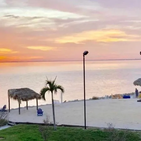 2 Bed Condo With Balcony Facing Pool And Sunsets!-2