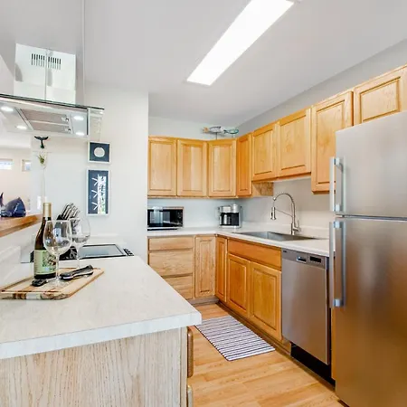 Port Angeles Water View Loft-3