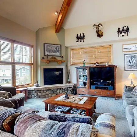 Breck Lodge-2