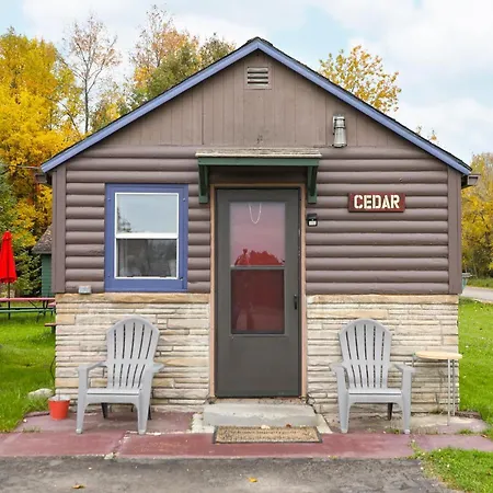 Hilltop Lodge And Cabins-2