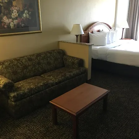 Quality Inn & Suites Winter Park Village Area-3